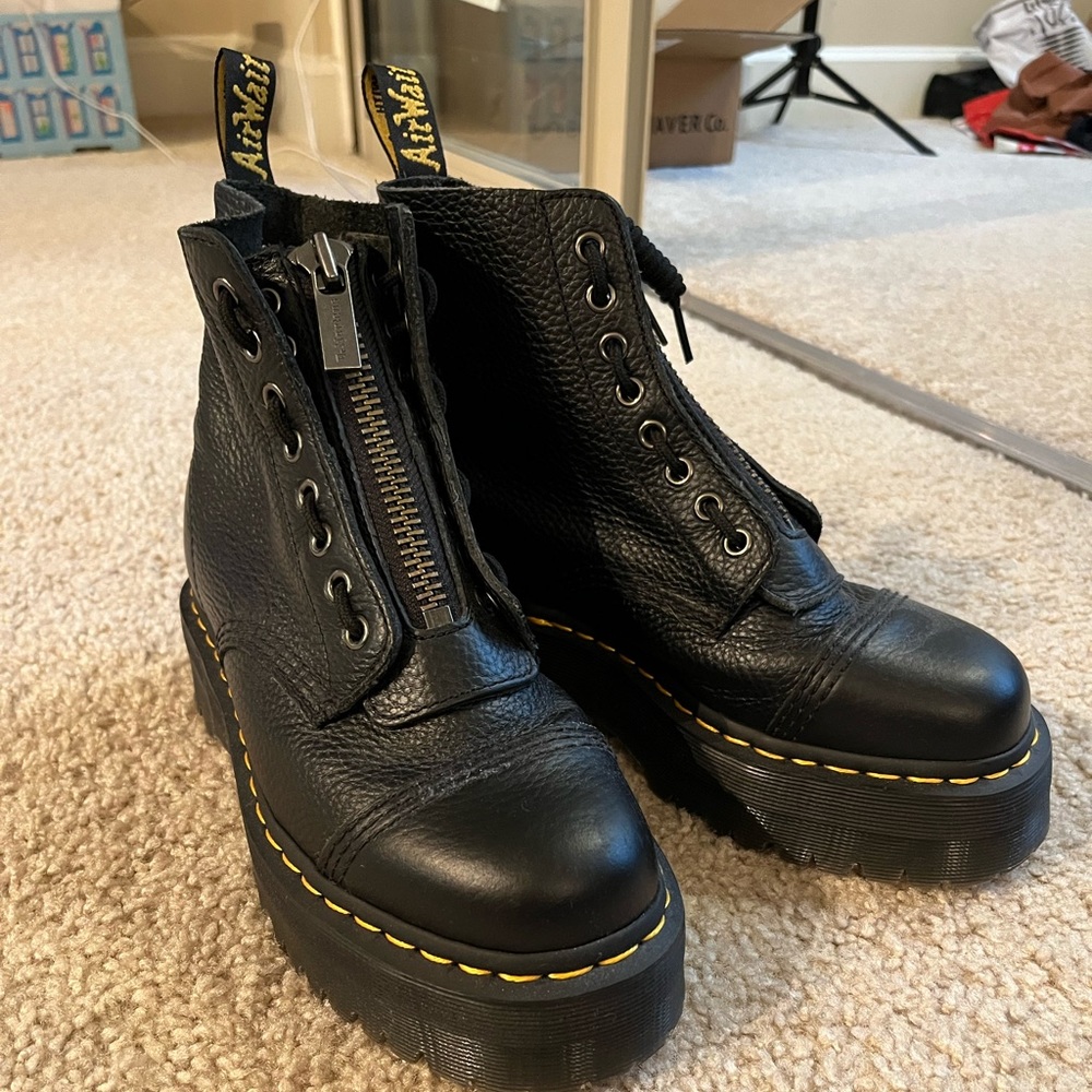 Dr. Martens Sinclair Platform Boots Women’s Size 8